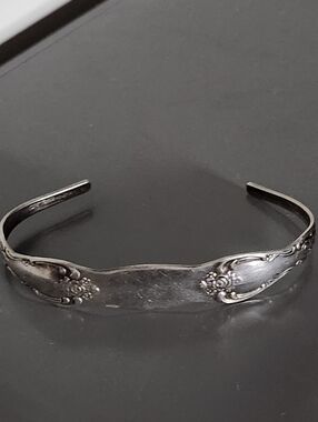 Vtg Oneida Korea Silver Spoon Cuff Bracelet - Floral Detail